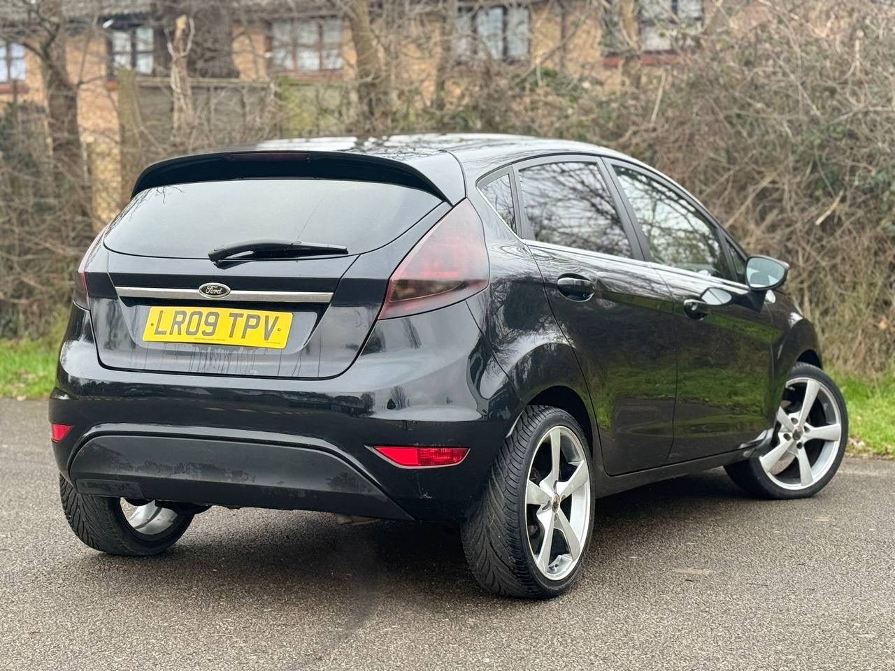 2009 Ford Fiesta-12 Month Fresh MOT-Mechanically Perfect